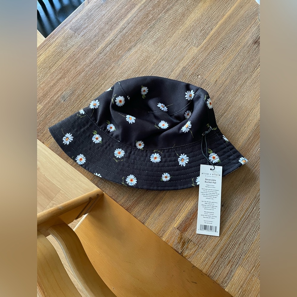 Alice and Olivia daisy bucket hat